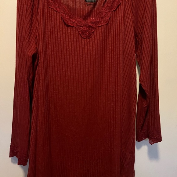 Beautiful Burgundy blouse NWOT - Picture 2 of 2